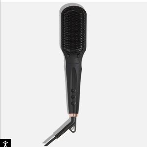 Amika brush